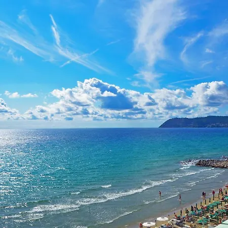 Casa Cabana - 200mt From The Sea - Happy Apartamento Alassio